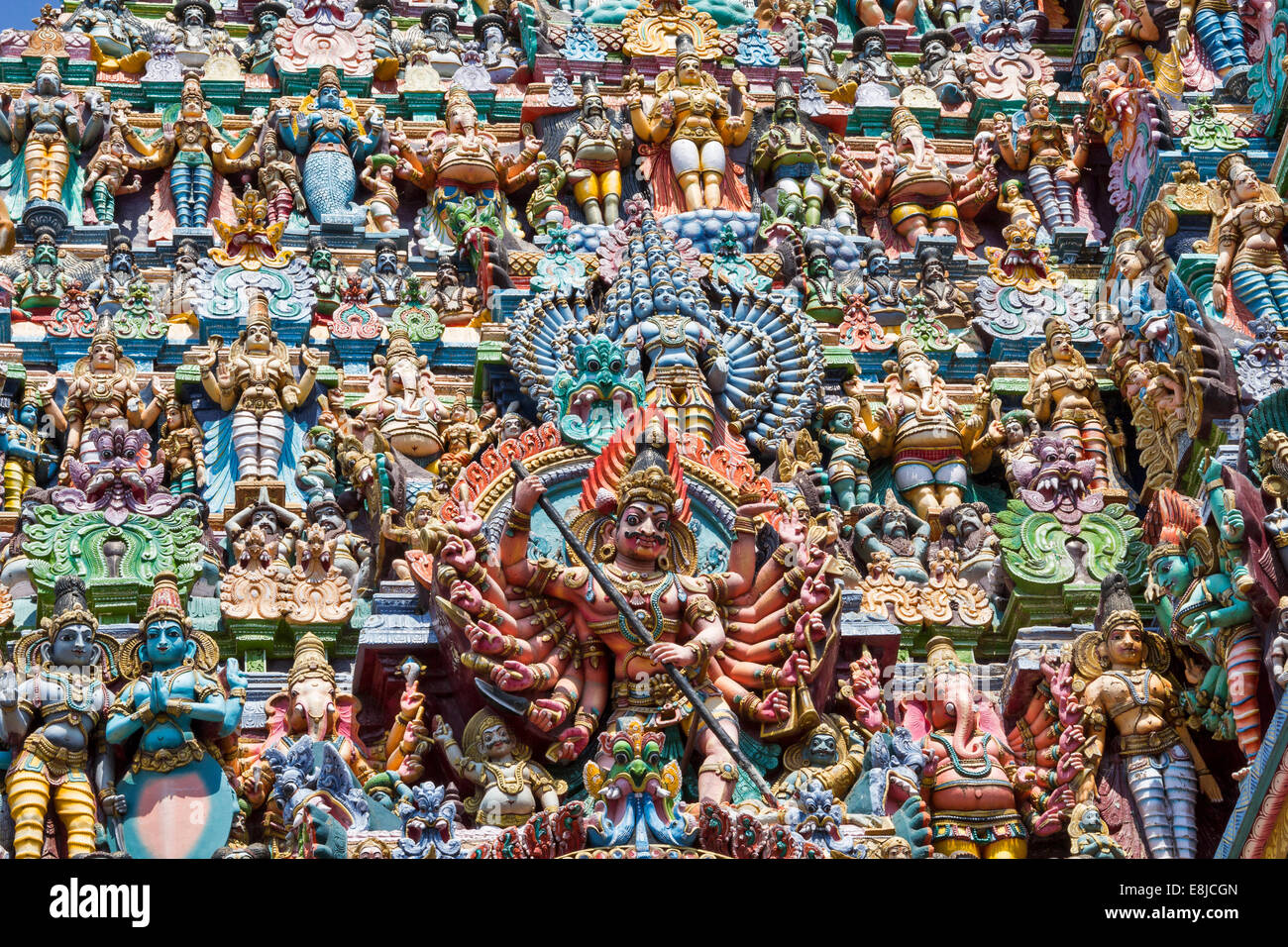 MEENAKSHI AMMAN TEMPLE MADURAI INDIA STATUE DETAIL OF MAJOR GODS AND DEMONS ON A TOWER Stock Photo