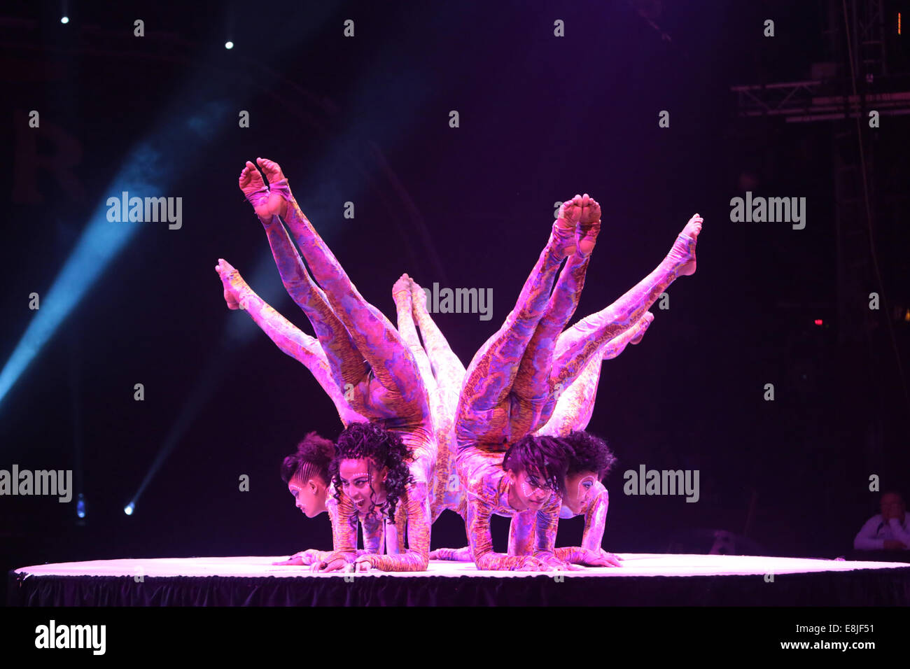 Acrobats. Pinder Circus Stock Photo - Alamy