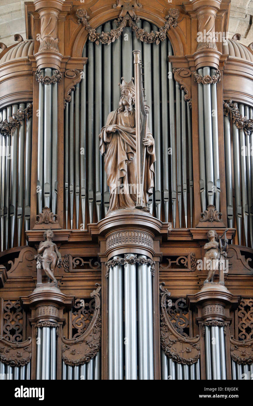 Sainte-ƒlisabeth-de-Hongrie church.  The great organ built in 1853 by Suret. Stock Photo