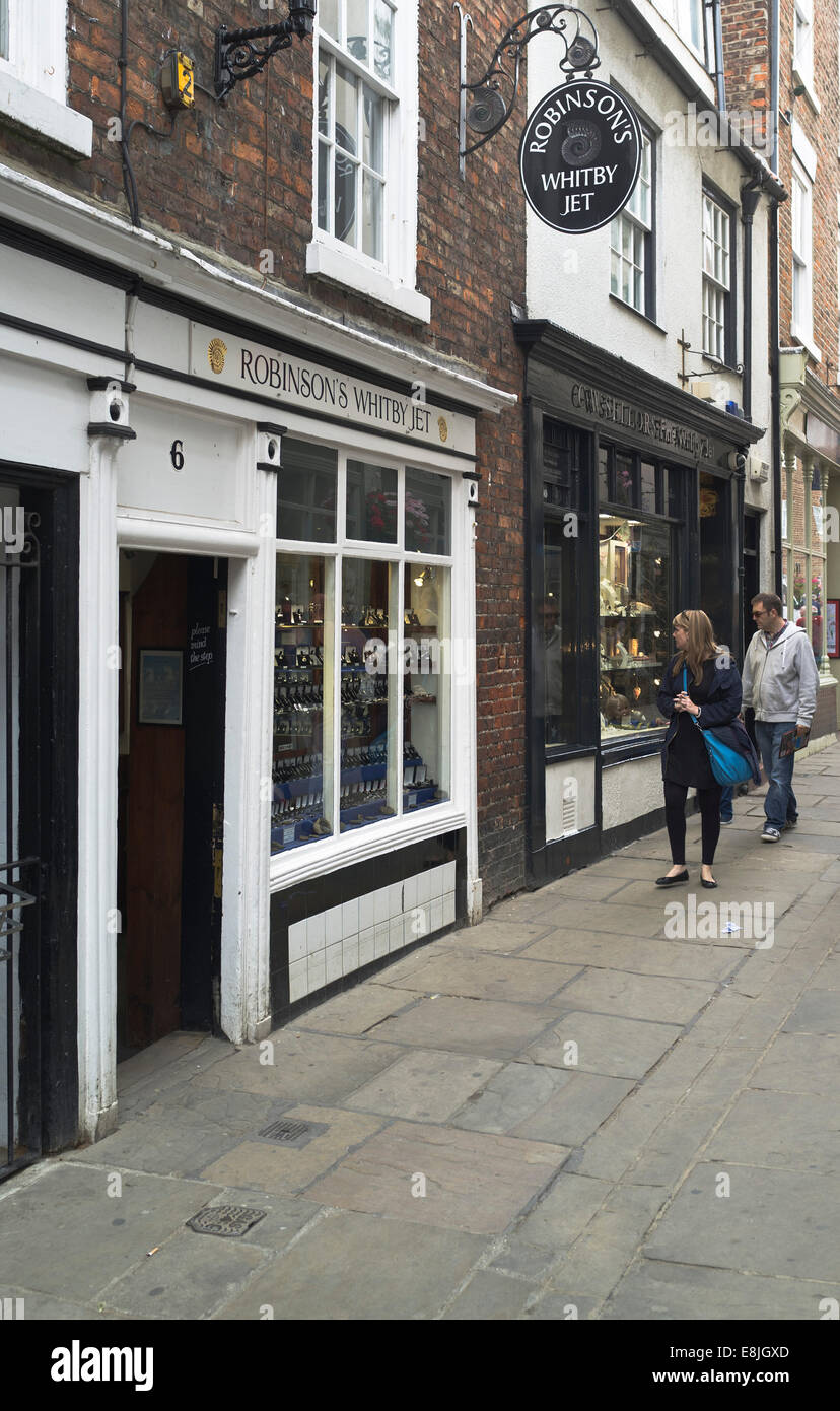 Whitby jet jewelry hi-res stock photography and images - Alamy