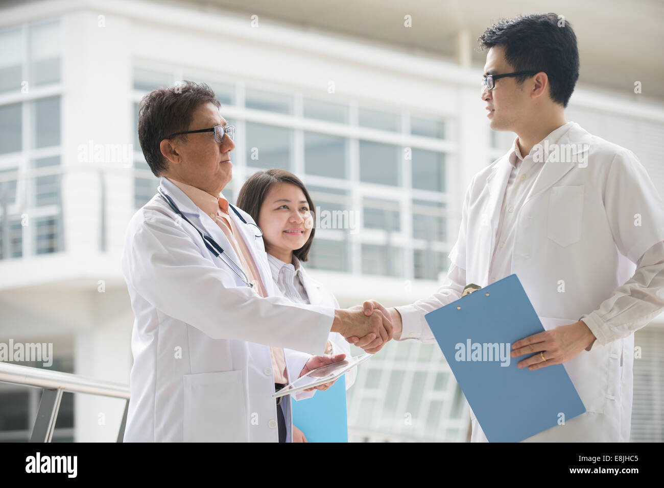 Asian medical team hi-res stock photography and images - Alamy