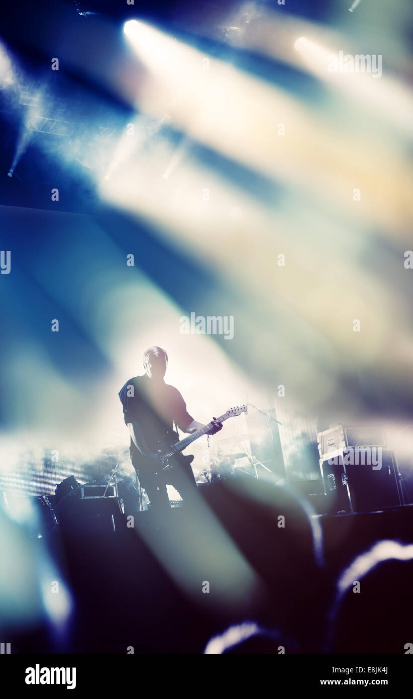 Concert stage hi-res stock photography and images - Alamy