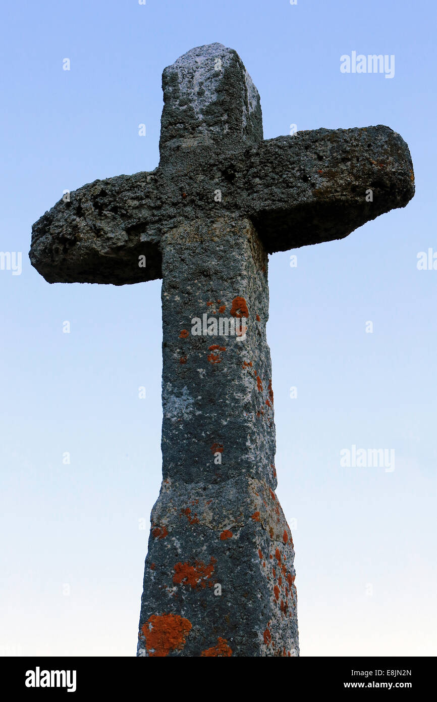 Christian stone cross hi-res stock photography and images - Alamy