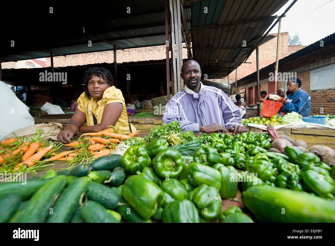 RWANDA, KIGALI: A big market in the capital offers everything: food, clothes, kitchen equipment, herbal medicine. Stock Photo