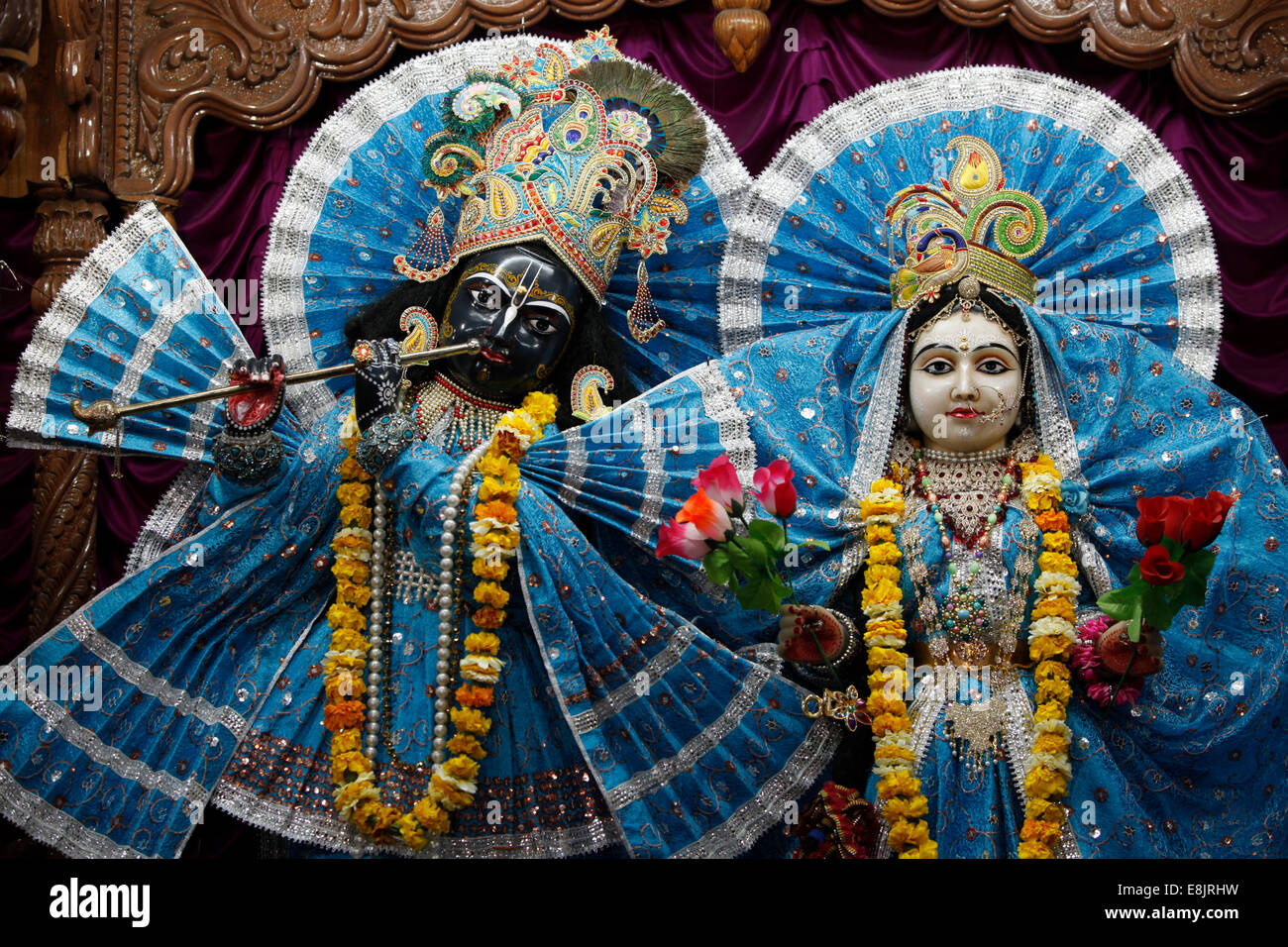 Radha krishna statue hi-res stock photography and images - Page 2 - Alamy