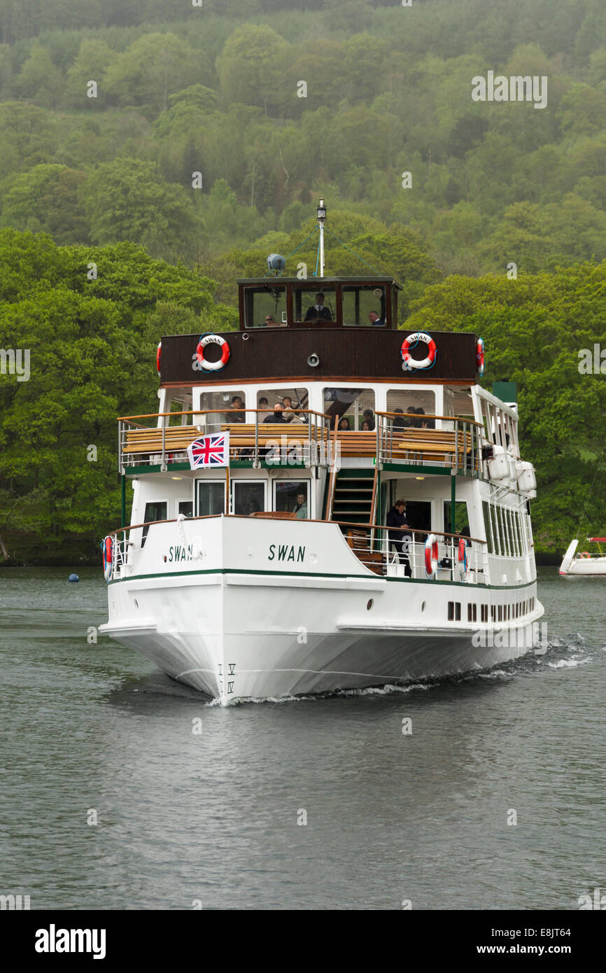 Windermere steamer MV Swan approaching Lakeside at the southern end of ...