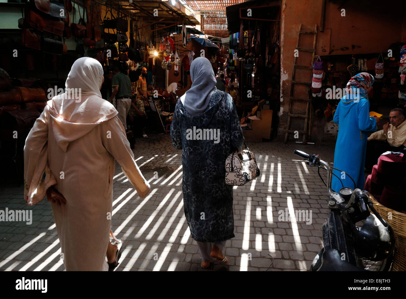 Women market in marrakech morocco hi-res stock photography and images -  Page 3 - Alamy