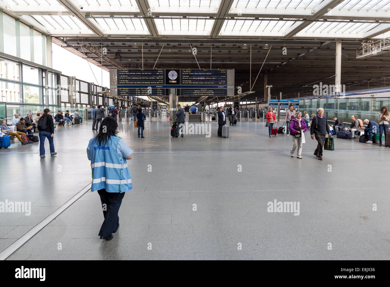 concourse in front of the ticket barriers for domestic train services at St. Pancras International station, London, UK Stock Photo