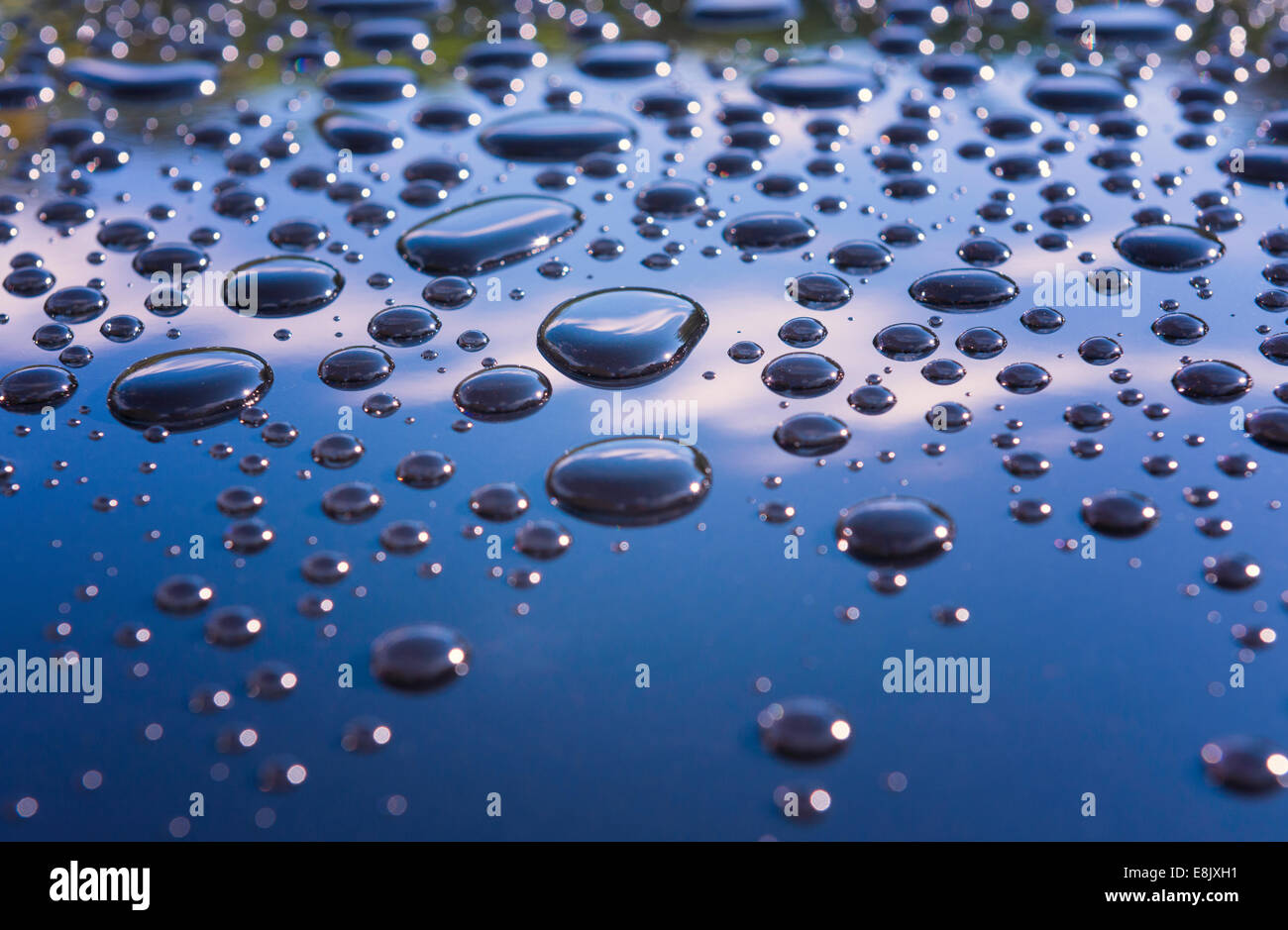 Liquid mercury glass hi-res stock photography and images - Alamy