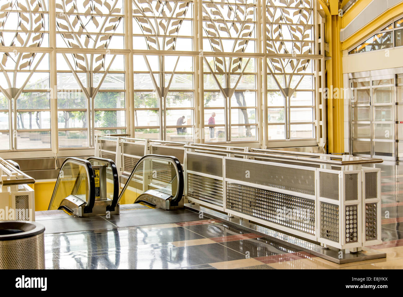 DCA, Reagan National Airport, Washington, DC Passengers walking