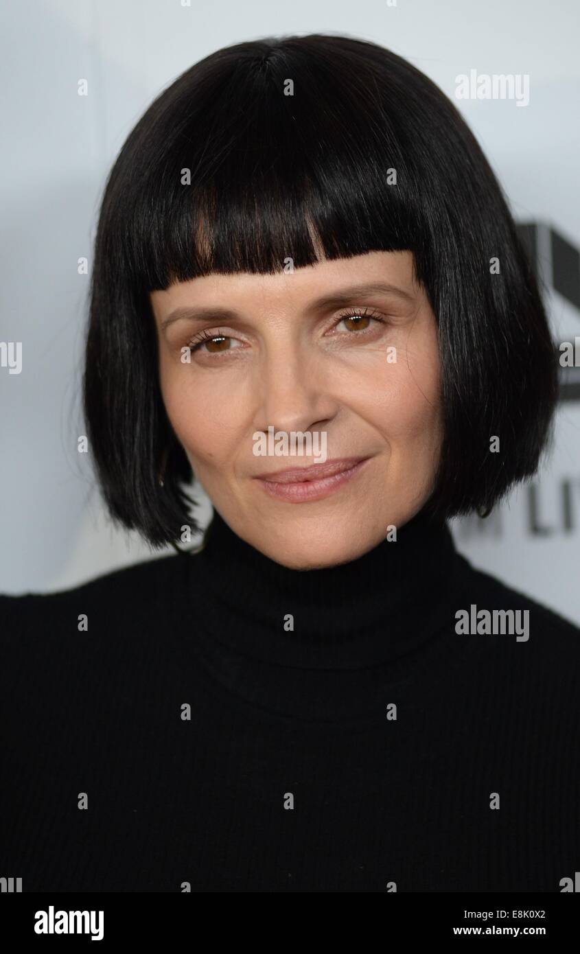 New York, NY, USA. 8th Oct, 2014. Juliette Binoche at arrivals for Clouds of Sils Maria  Premiere at the 52nd New York Film Festival, Alice Tully Hall at Lincoln Center, New York, NY October 8, 2014. Credit:  Kristin Callahan/Everett Collection/Alamy Live News Stock Photo