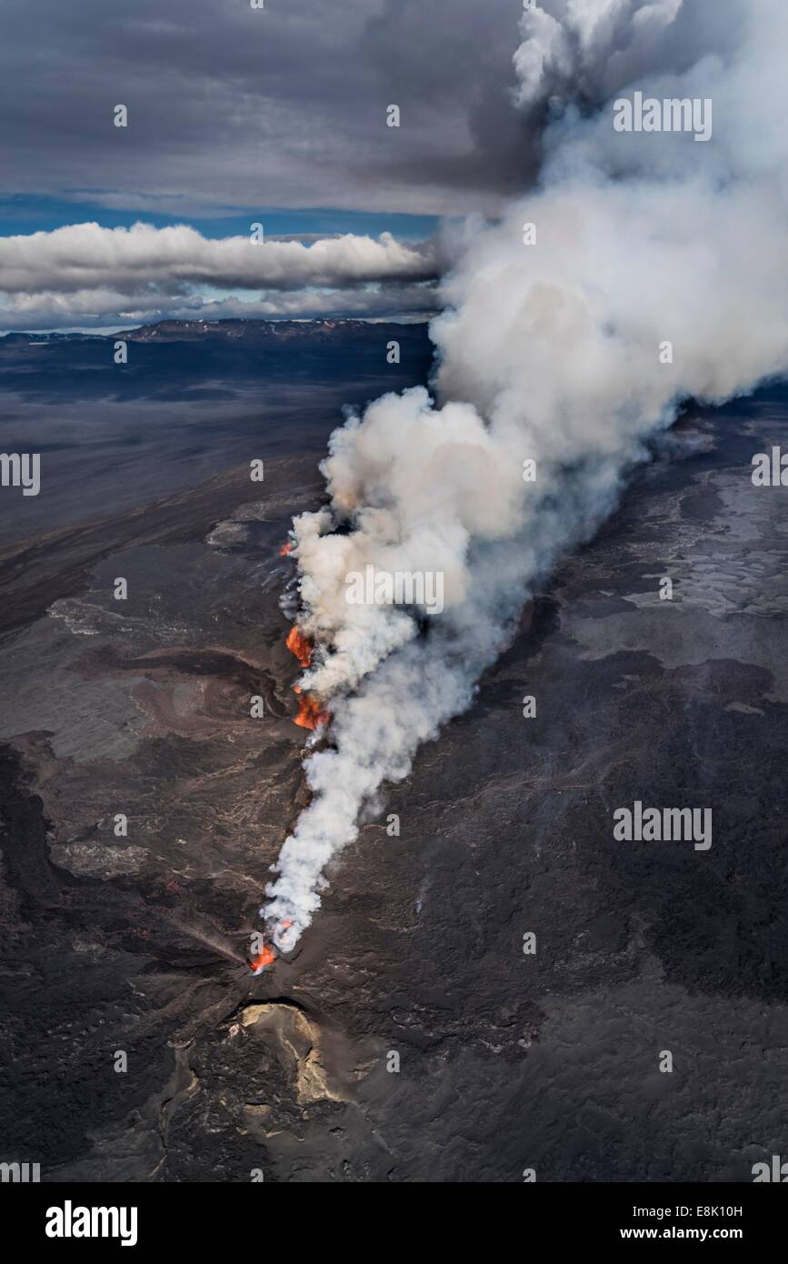 Volcano Eruption At The Holuhraun Fissure Near The Bardarbunga Volcano Iceland Stock Photo Alamy