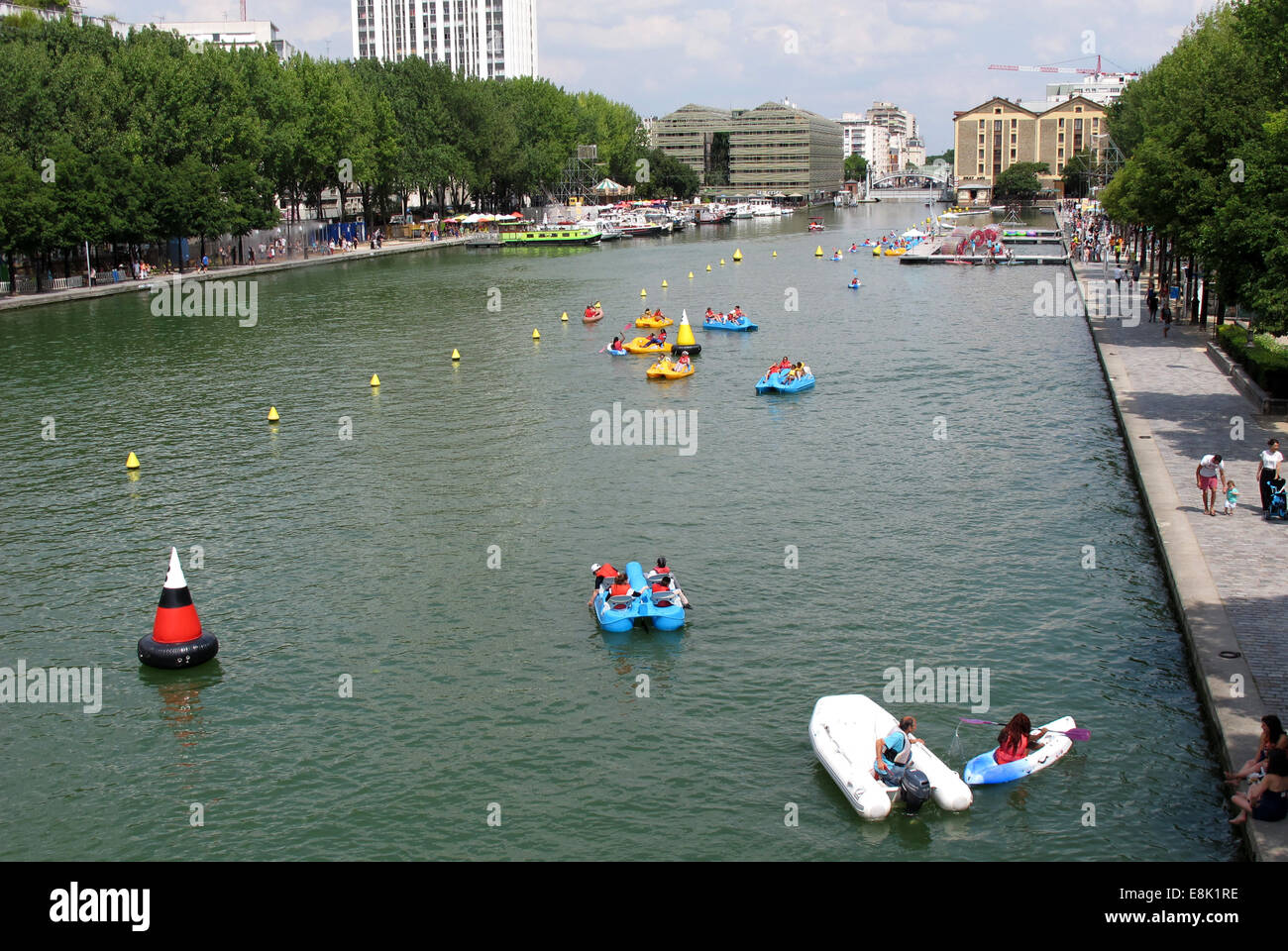 Canoe paris plage hi-res stock photography and images - Alamy