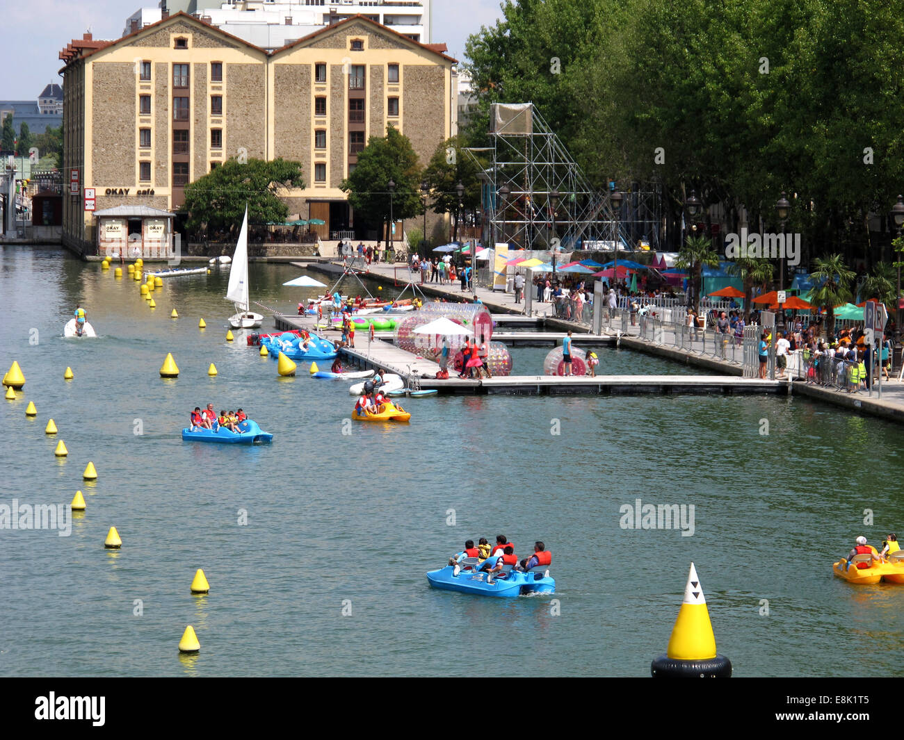 Paris Plageokay Cafemagasins Generauxgeneral Stores