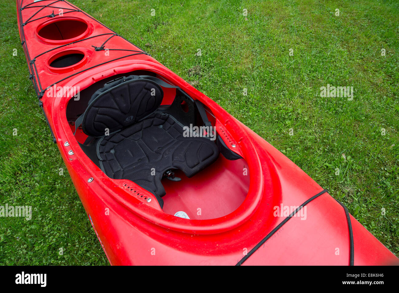 Gammel mand Steward svamp Kayak seat ( Wilderness Systems Tsunami 175 Stock Photo - Alamy