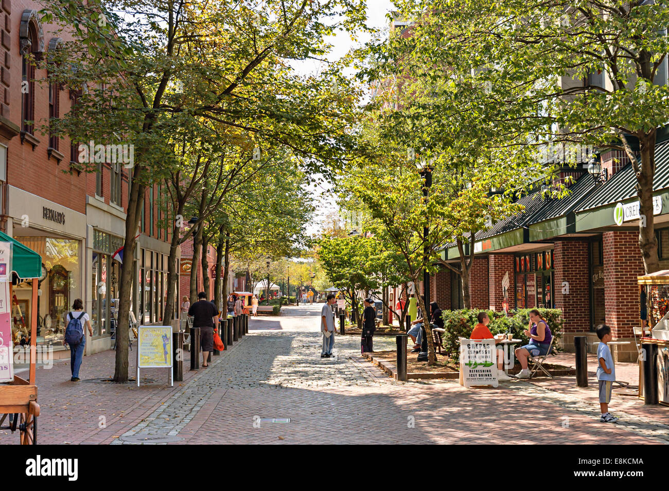 Salem mall hi-res stock photography and images - Alamy