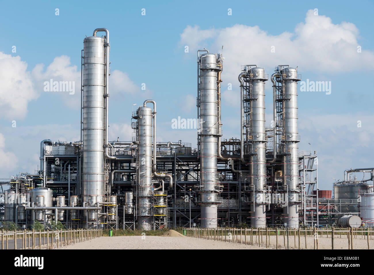 Chemical oil plant equipment petrol distillery skyline Stock Photo