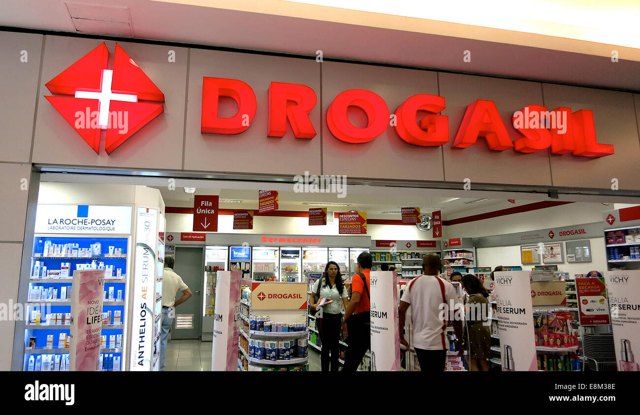 Facade of Drogasil Drugstore Editorial Image - Image of branch