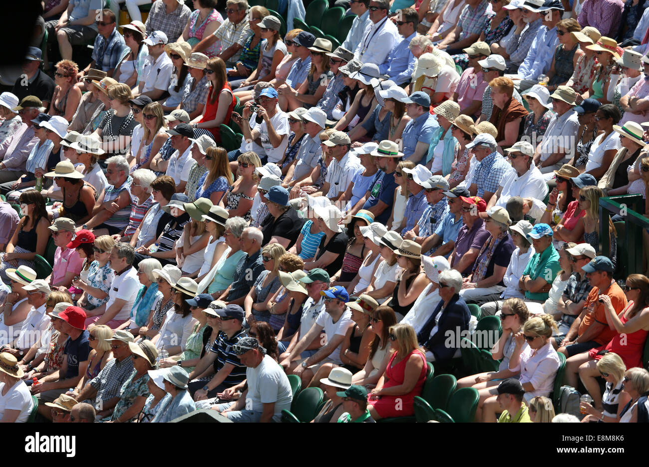 Wimbledon crowd hires stock photography and images Alamy