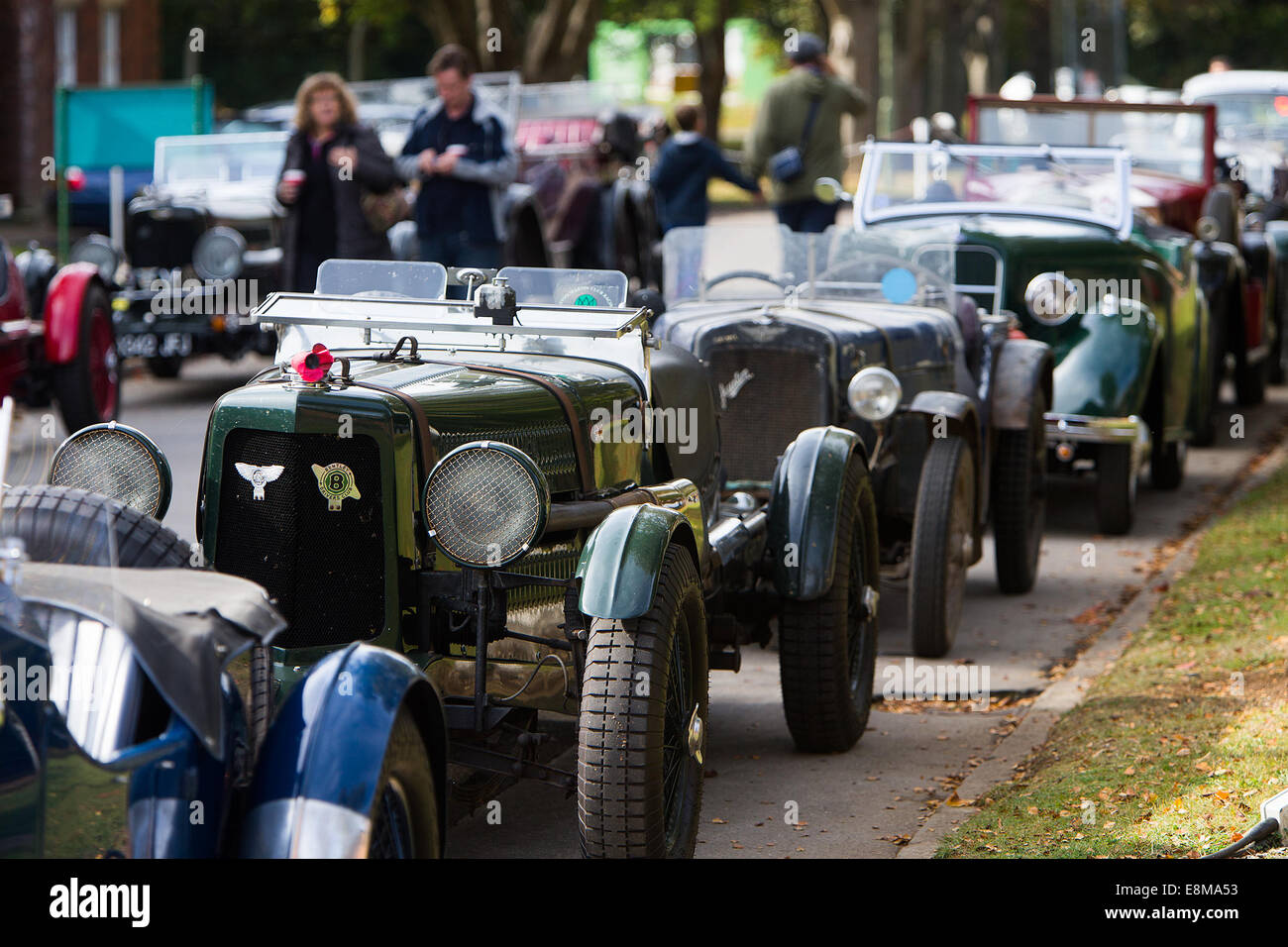 05/10/2014 BICESTER HERITAGE SUNDAY BRUNCH SCRAMBLE Vintage cars line road at former RAF Bicester site. Catchline: Sunday brunch scramble Length: pic Copy: Ben Wilkinson Pic: Damian Halliwell Picture Stock Photo
