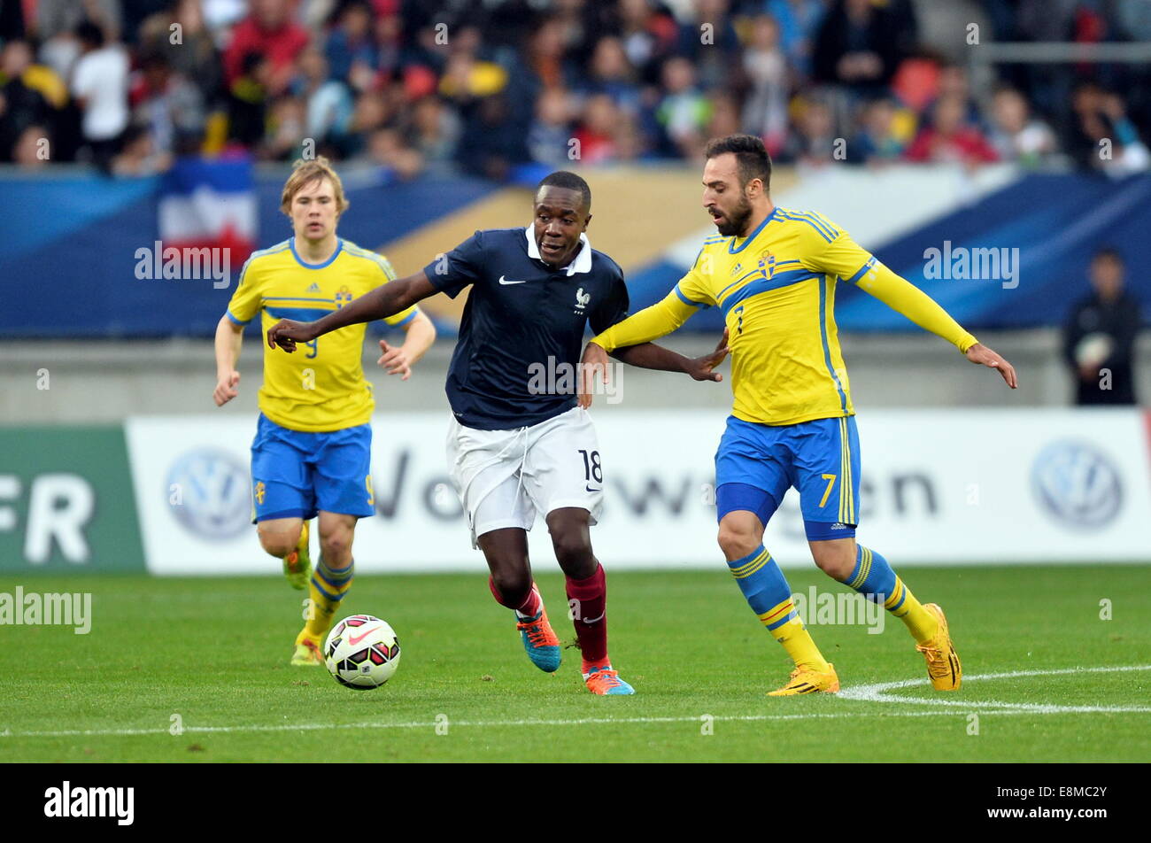Stade Le Mans, Le Mans, France. 10th Oct, 2014. U23 International football. Euro 2015 Qualification match between France and Sweden. Giannelli Imbula (fra) and Isaac Kiese Thelin (swe) Credit:  Action Plus Sports/Alamy Live News Stock Photo