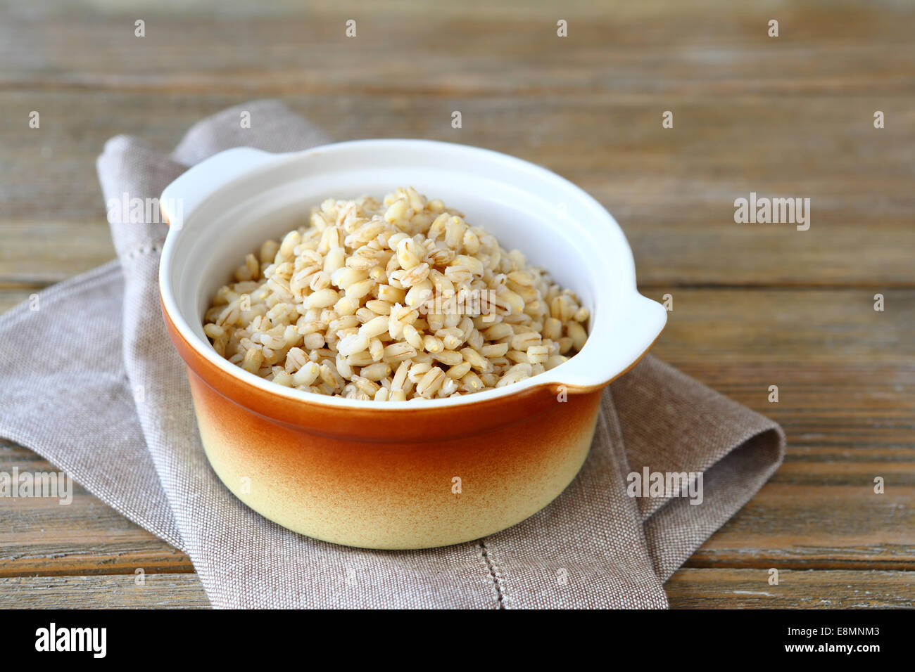 каша жемчужная перловая. перловка детям. перловка готовая. каша перловая рассыпчатая. перловая крупа каша.