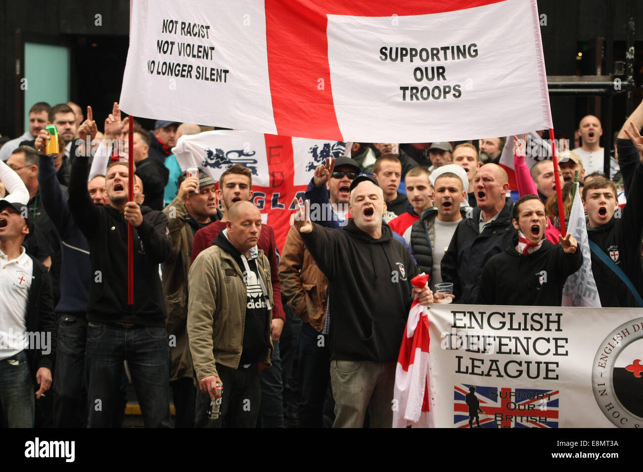 English Defence League (EDL) protest and demonstrate loudly against the Islamification of Britain. Birmingham 2014 Stock Photo