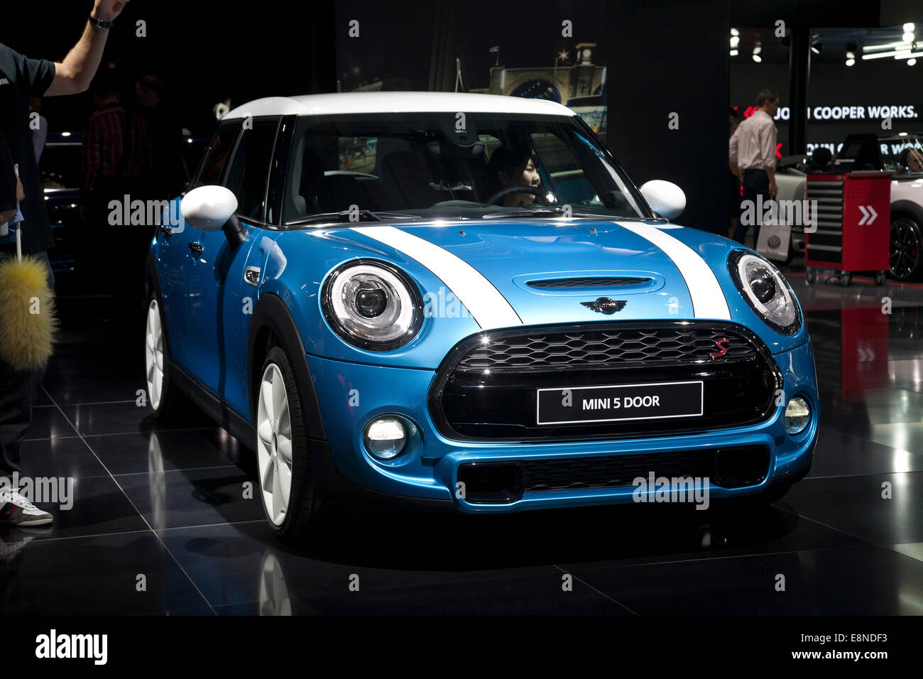 MINI Cooper S 5-Door - Your Funky HD Wallpapers Are Served - autoevolution