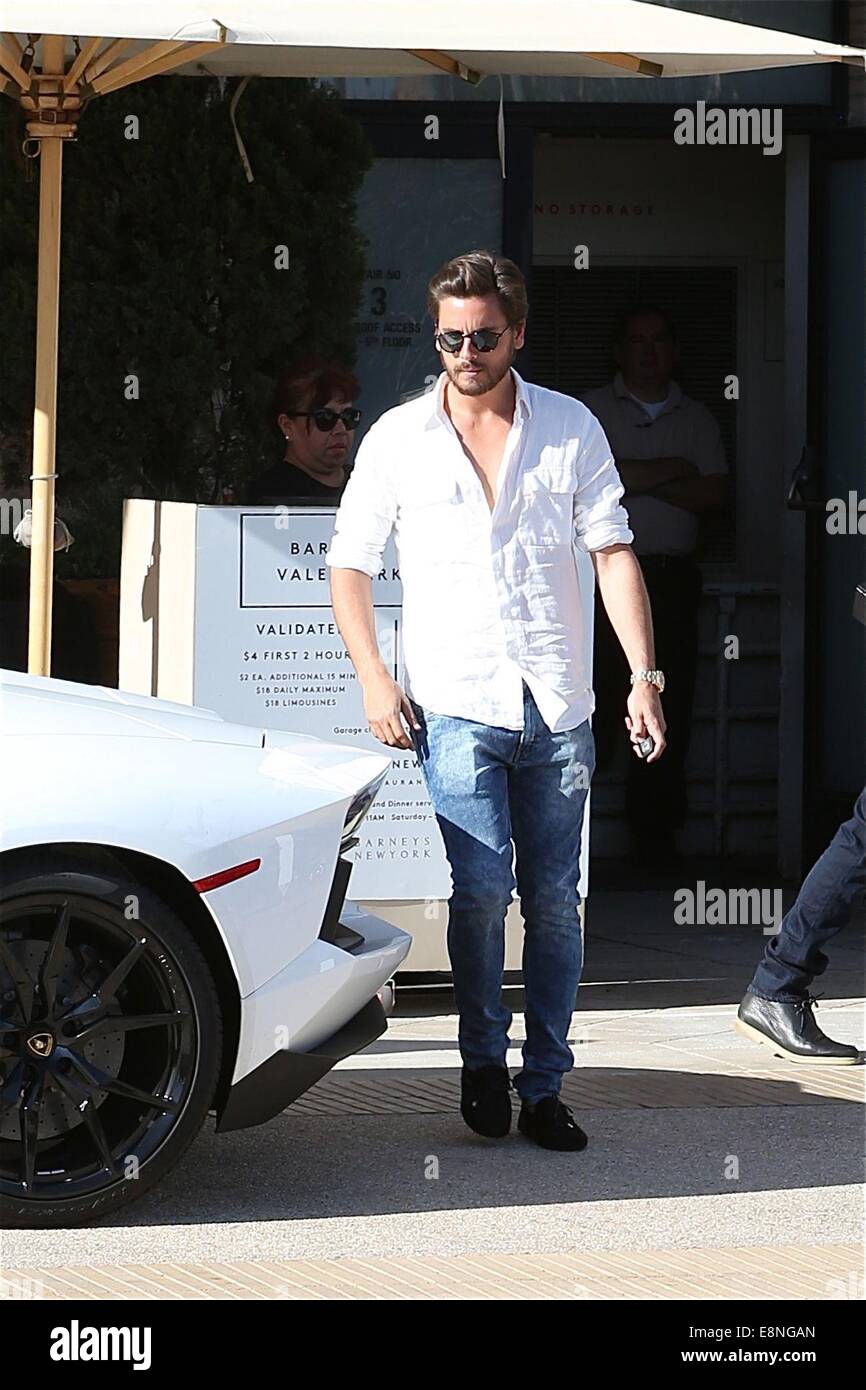 Scott Disick leaving Barneys New York before driving away in a white Lamborghini Aventador Featuring Scott Disick Where Los Angeles California United States When 08 Apr 2014 Stock Photo Alamy