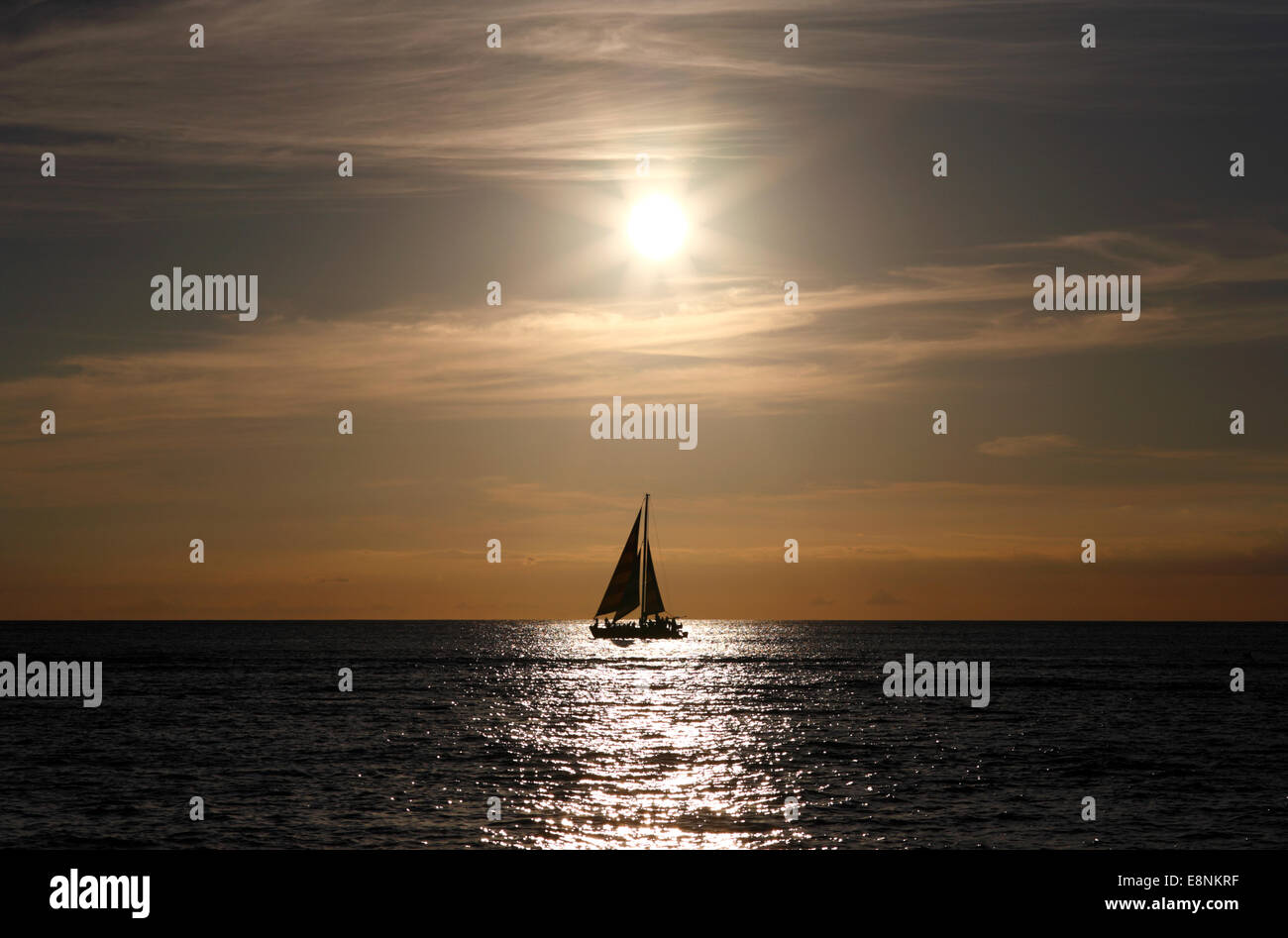 Hawaii waikiki beach sunset hi-res stock photography and images - Alamy