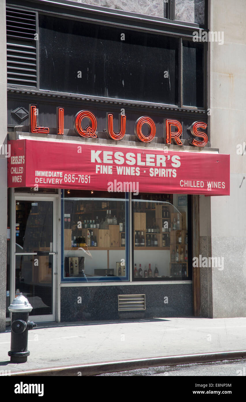 Liquor store liquors sign Kessler's New York wines Stock Photo