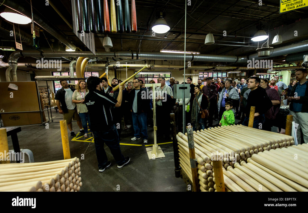 Louisville, Kentucky, USA. 12th Oct, 2014. Visitors tour the factory