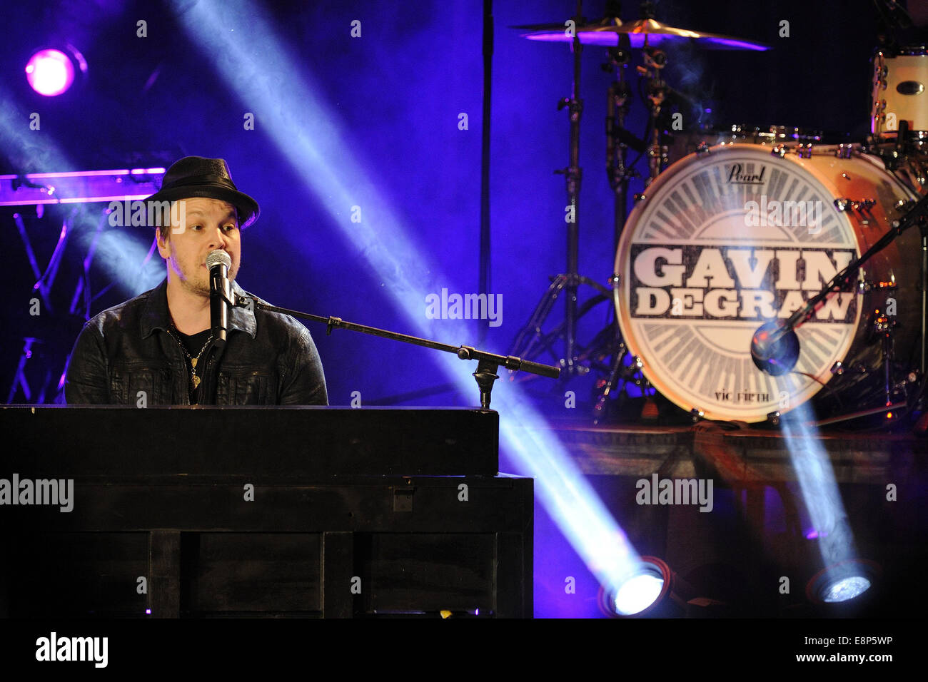 Gavin DeGraw Performs A Sold-out Show At The Queen Elizabeth Theatre ...