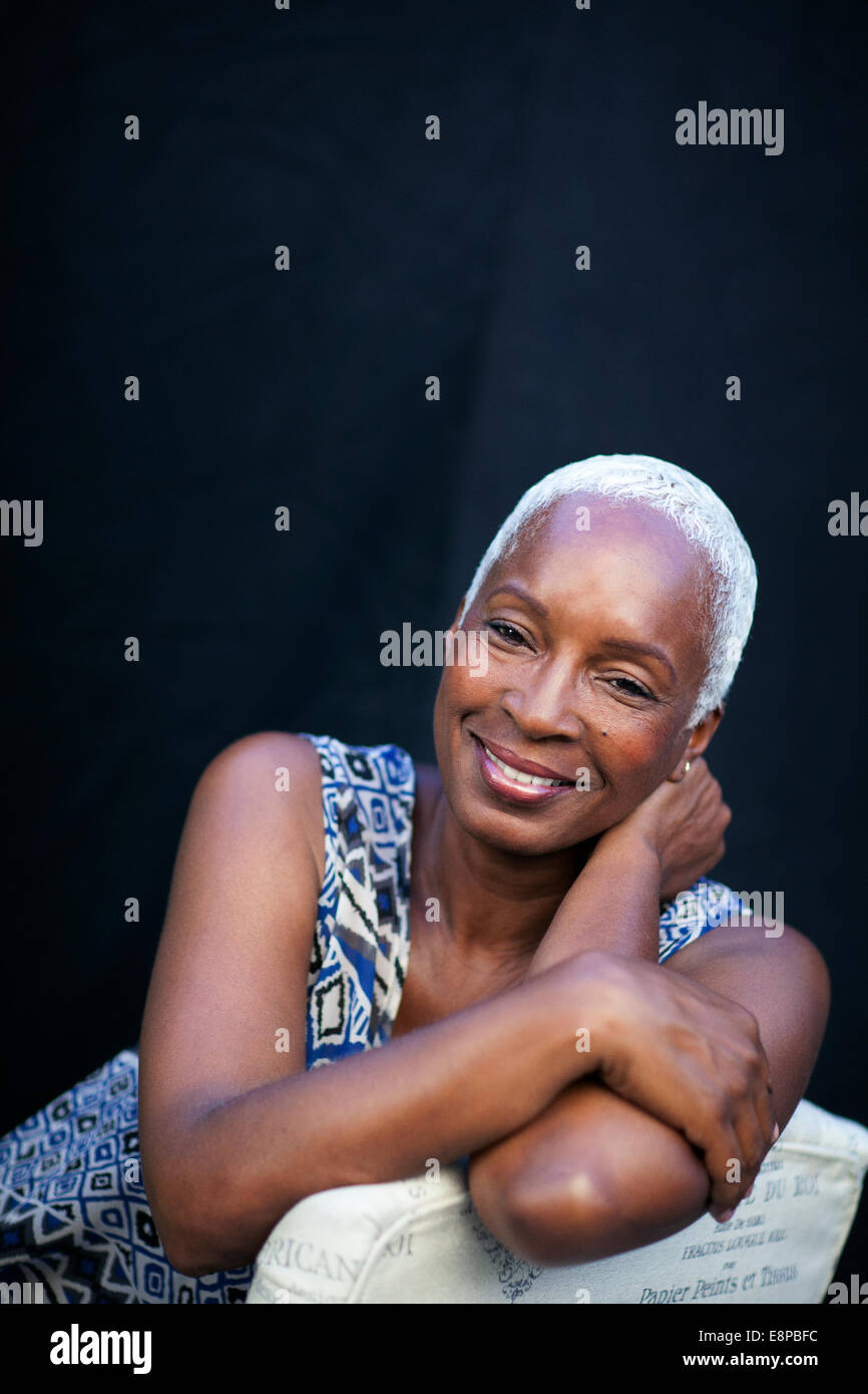 Senior black woman portrait hi-res stock photography and images - Alamy
