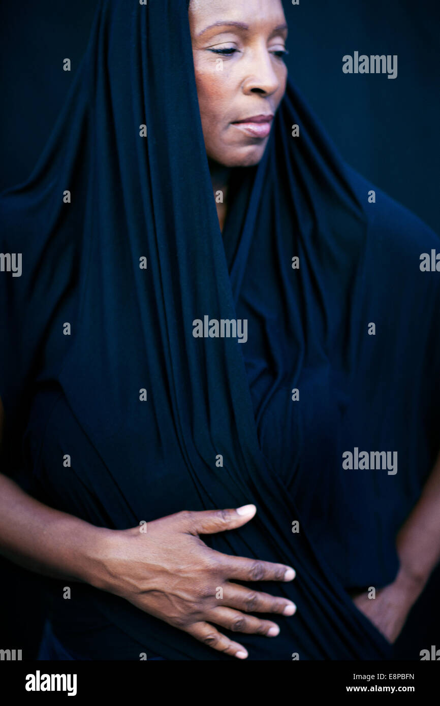 Studio shot of black woman hi-res stock photography and images - Alamy