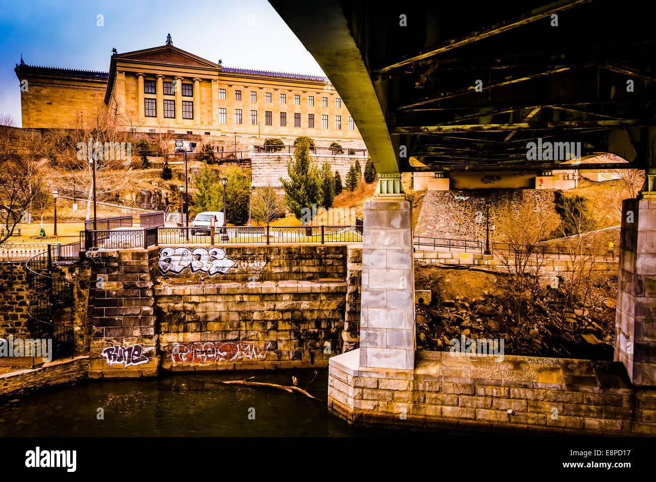Bridge over the Schuylkill River and the Art Museum in Philadelphia, Pennsylvania. Stock Photo