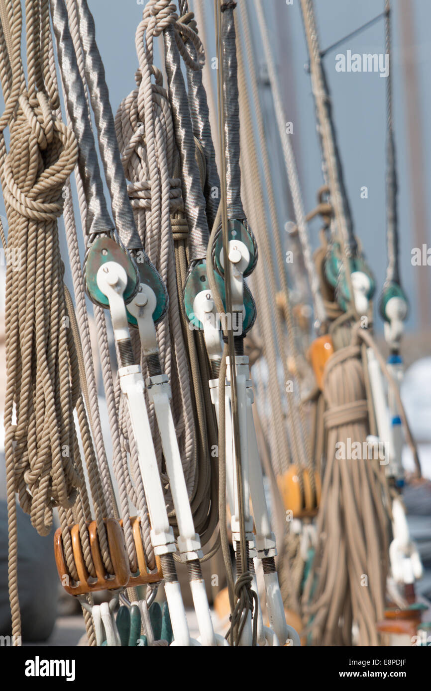Classic yacht running rigging Stock Photo Alamy