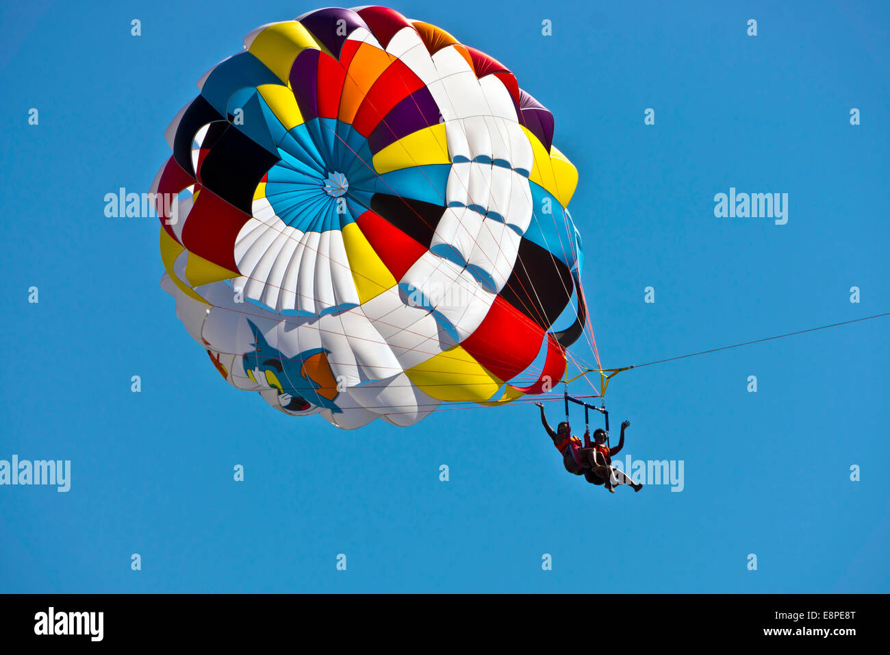 Parachute adventure hires stock photography and images Alamy