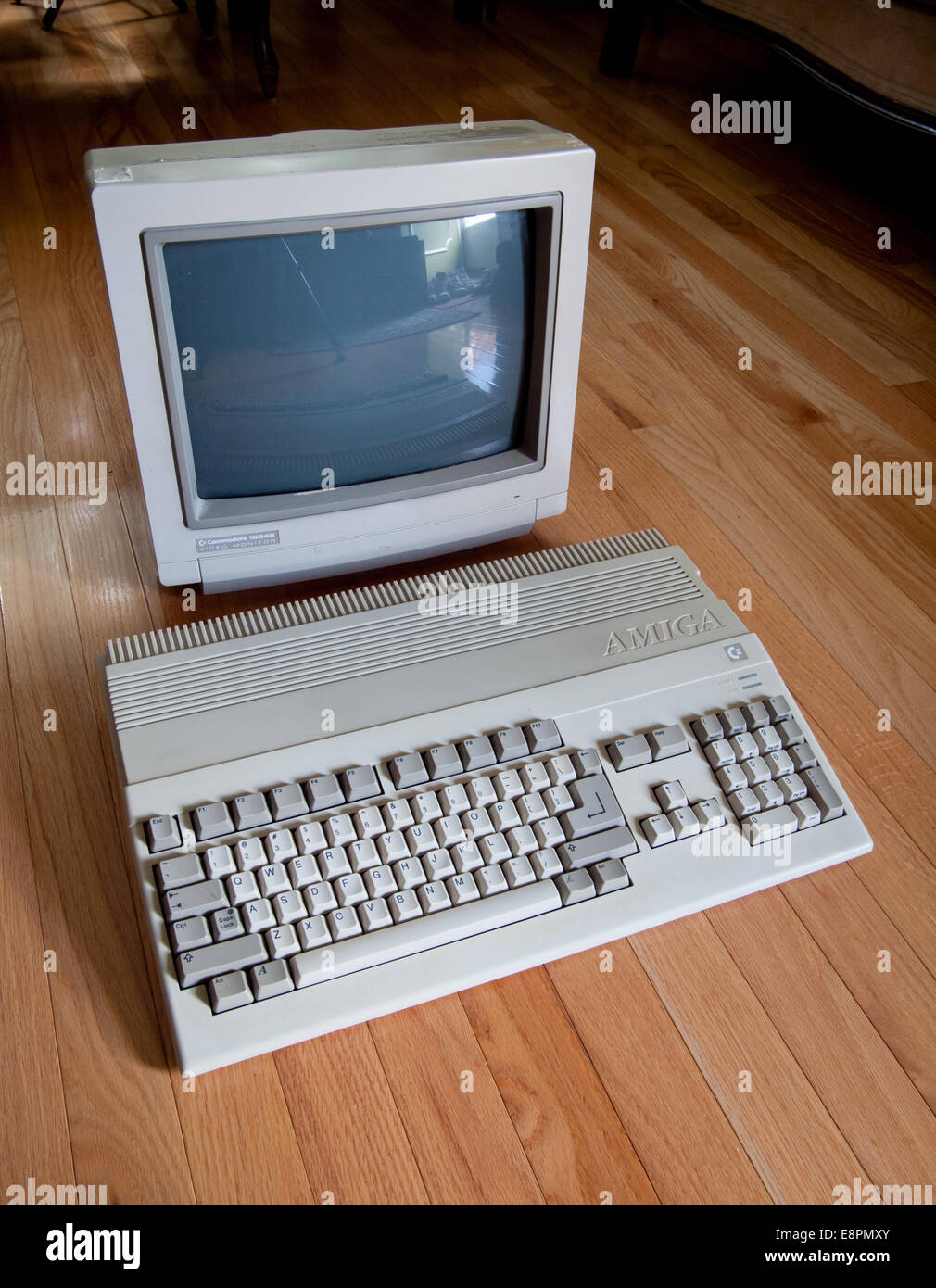 A view of a Commodore Amiga 500 computer and a Commodore 1084S
