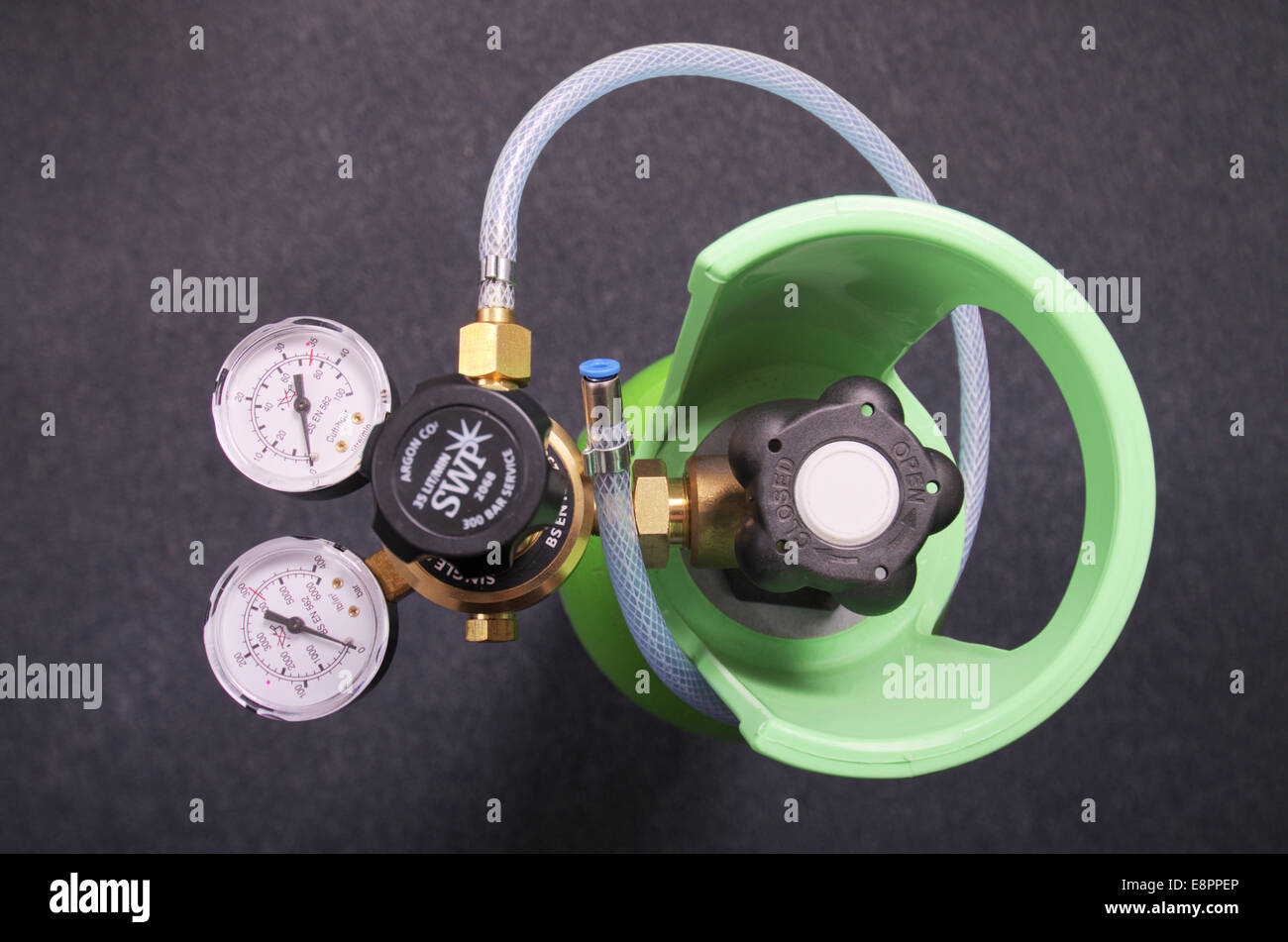 Small Ten Litre Size Argon CO2 Mix Gas Bottle With Regulator For MIG Welding  Stock Photo - Alamy