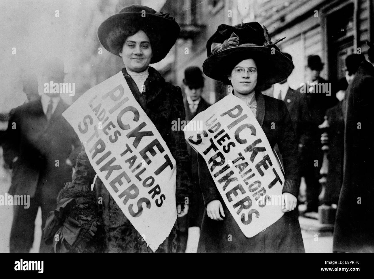 Women picket during ladies tailors strike early 1900s hires stock