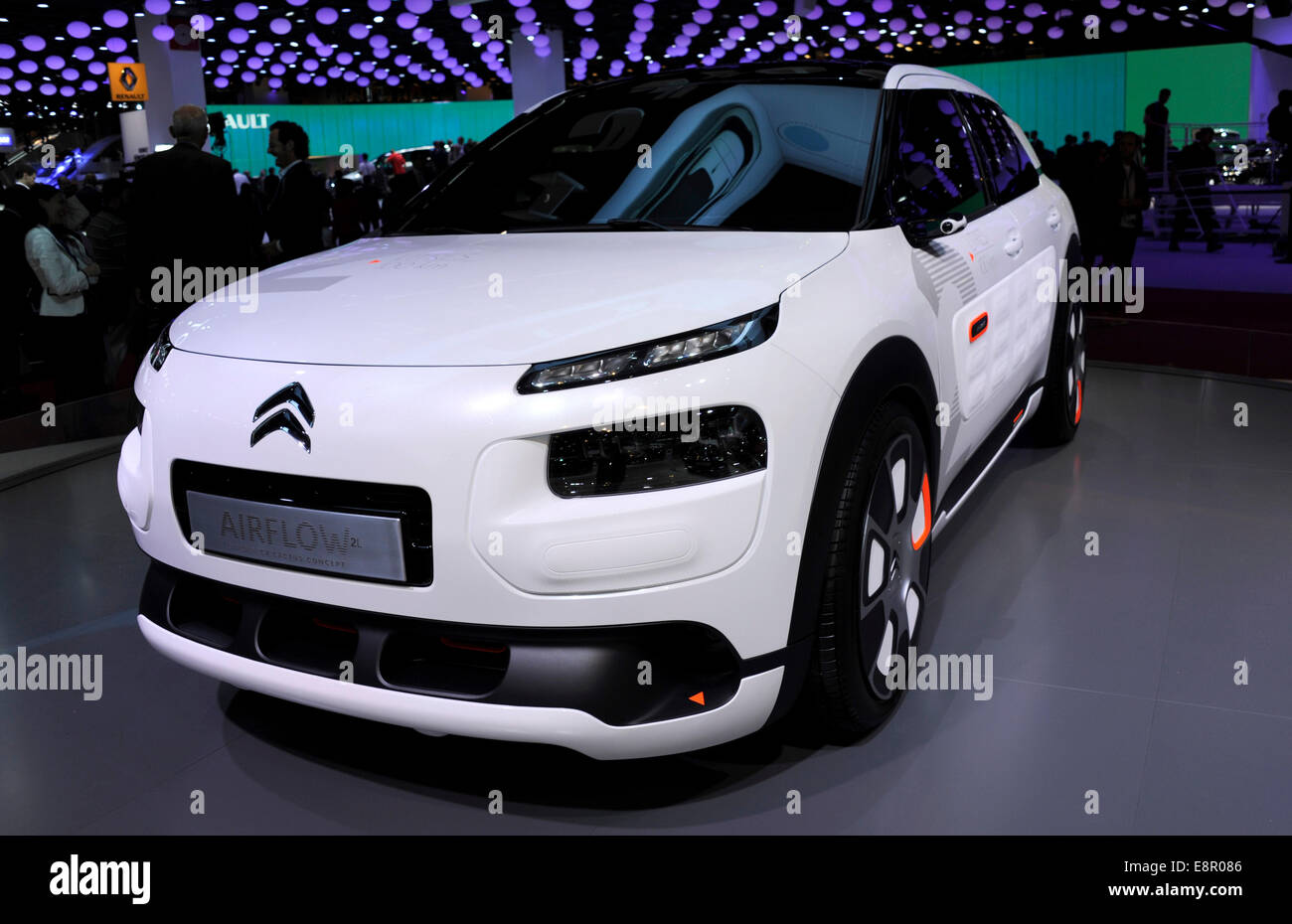 Citroen concept refits C4 Cactus production model for 118 mpg - CNET