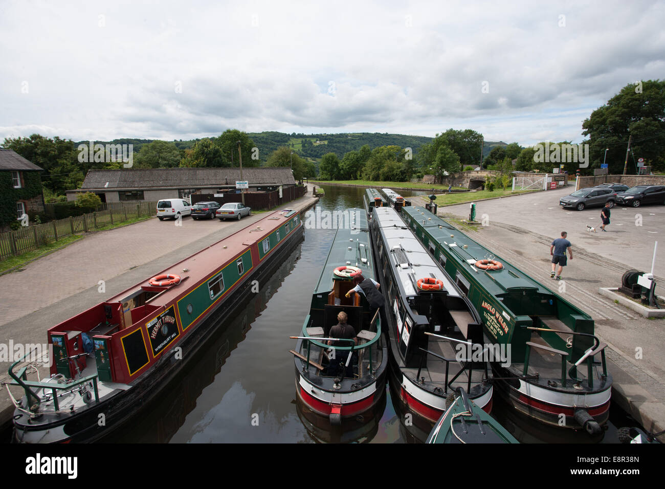 Rental Narrow Boats Hi res Stock Photography And Images Alamy rental-narrow-boats-hi-res-stock-photography-and-images-alamy