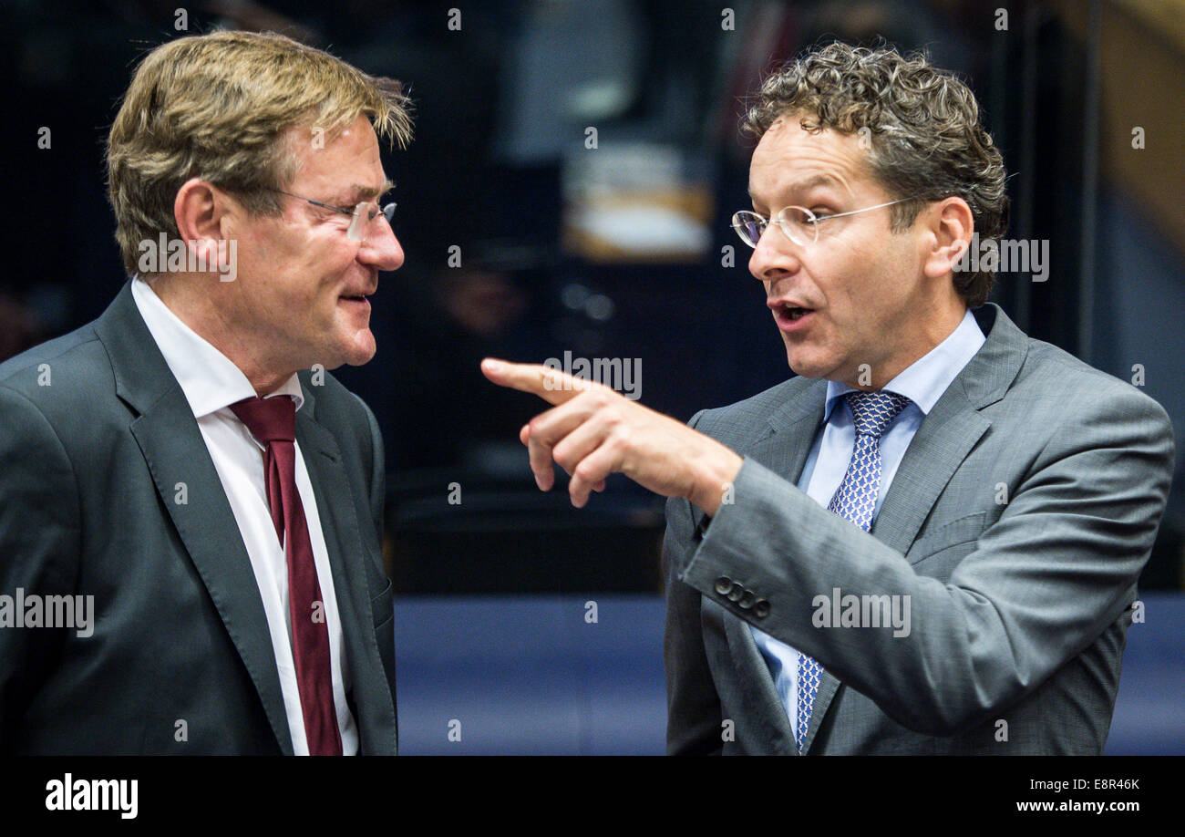 New Belgian finance minister Johan Van Overtveldt (L) and Eurogroup ...