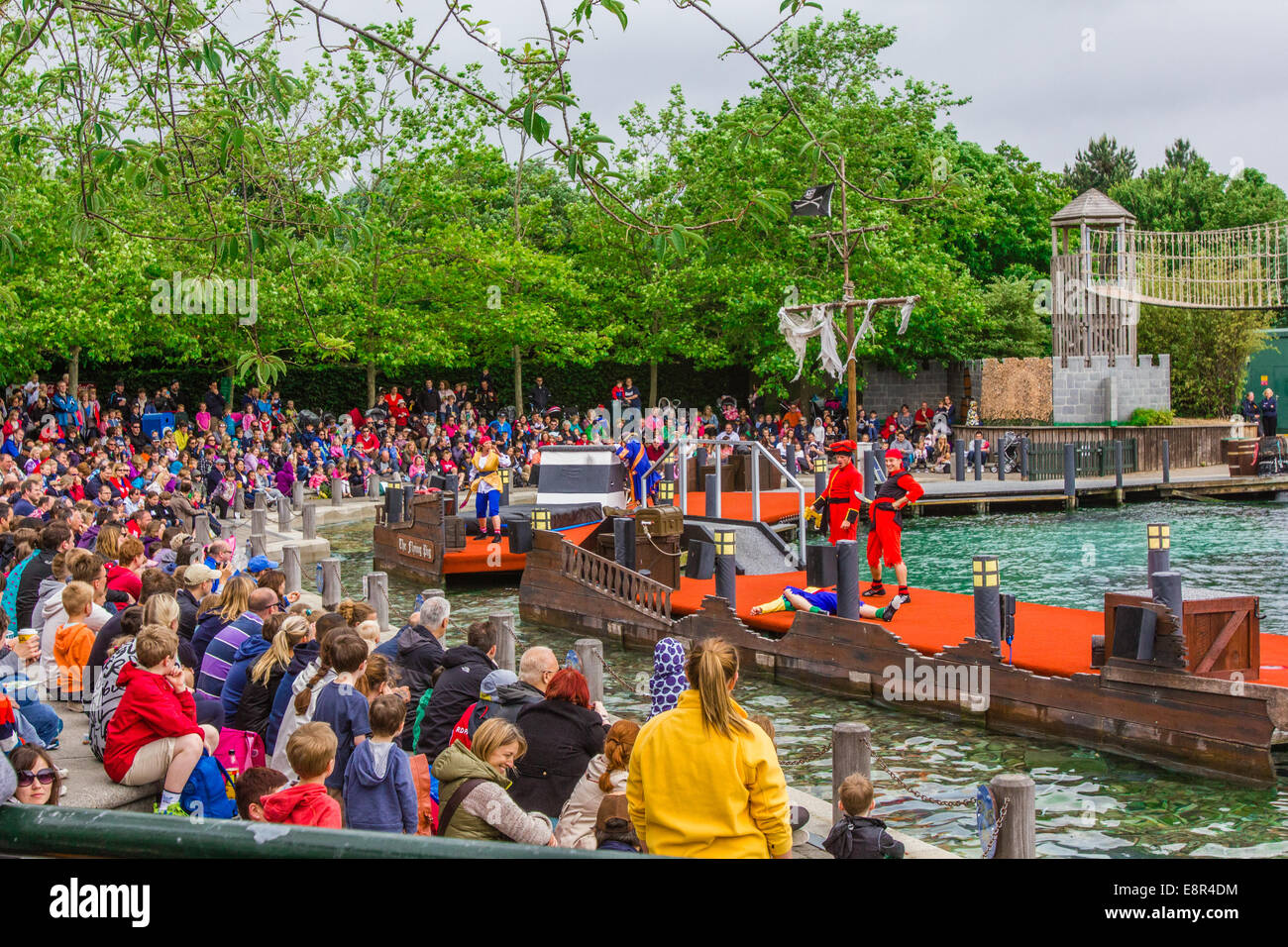 Pirates Of Skeleton Bay Stunt Show Legoland Windsor Resort Windsor Berkshire England United Kingdom Stock Photo Alamy