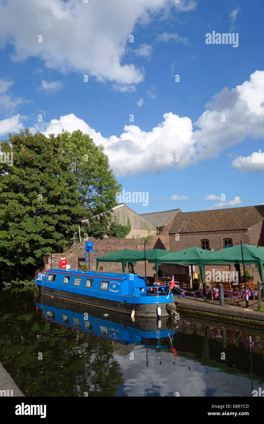 Stourbridge Canal and The Red House Glass Cone Museum, Wordsley, West