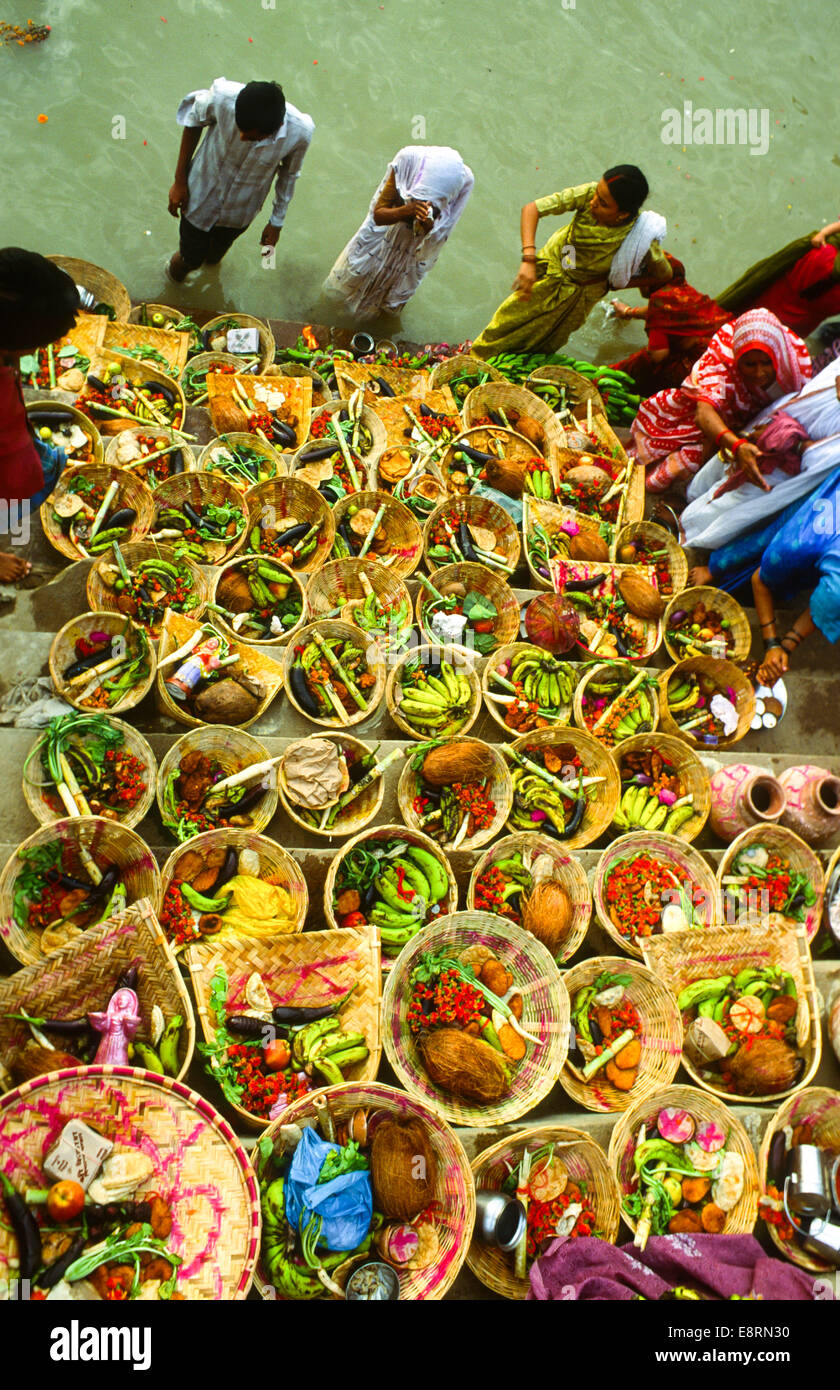 ceremony with fruit offerings in varanasi india Stock Photo
