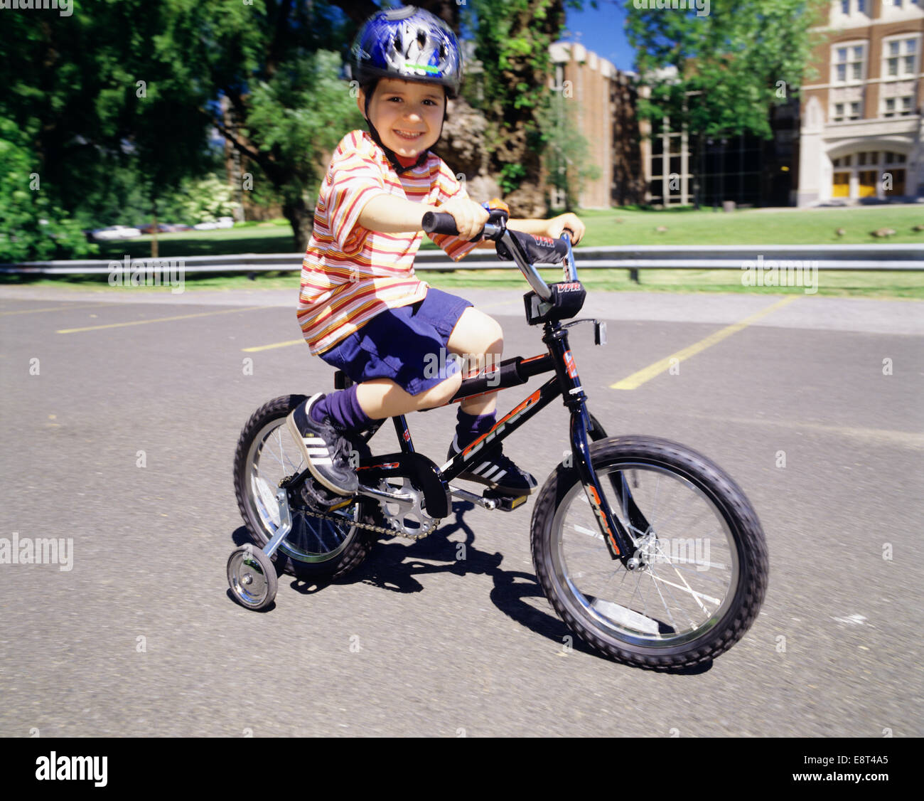 boy bike with training wheels