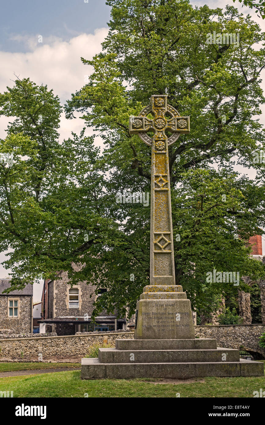 Henry I Memorial Cross Forbury Gardens Reading Berkshire Stock Photo