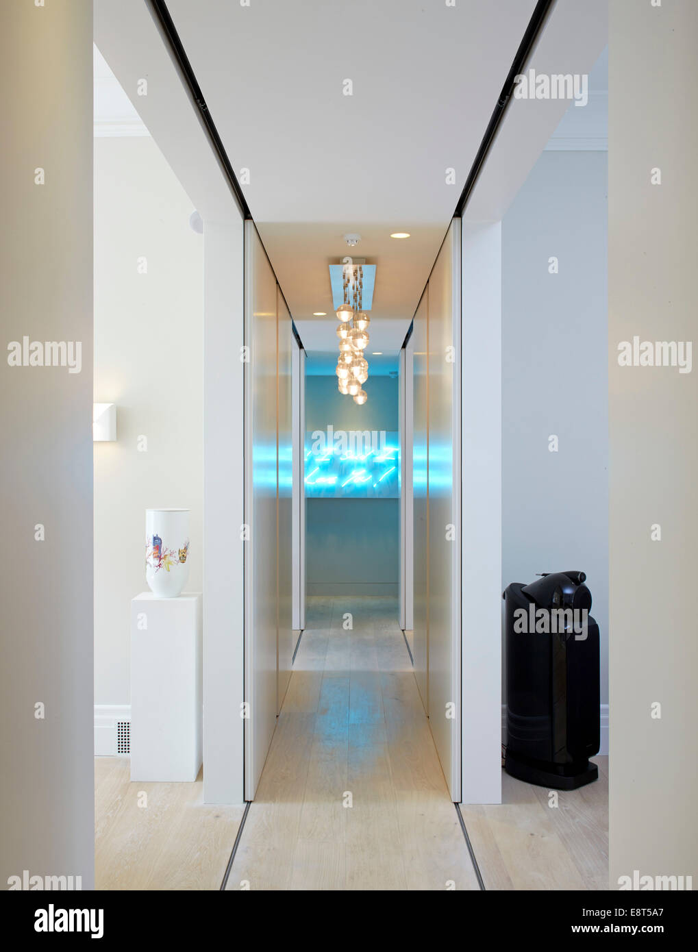 Private Apartment, London, United Kingdom. Architect: Hill Mitchell ...